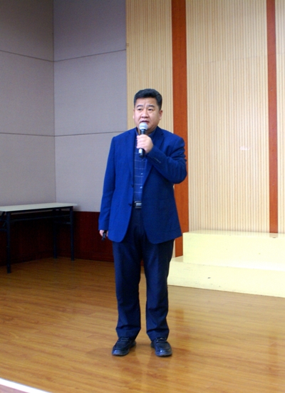 马克思主义学院副院长韩剑峰教授作宣讲报告.JPG